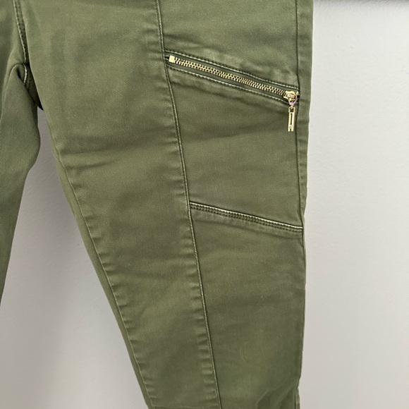 Like new cropped jeans, stretchy, worn twice. - Picture 6 of 8